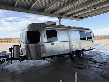 Thumbnail of RV