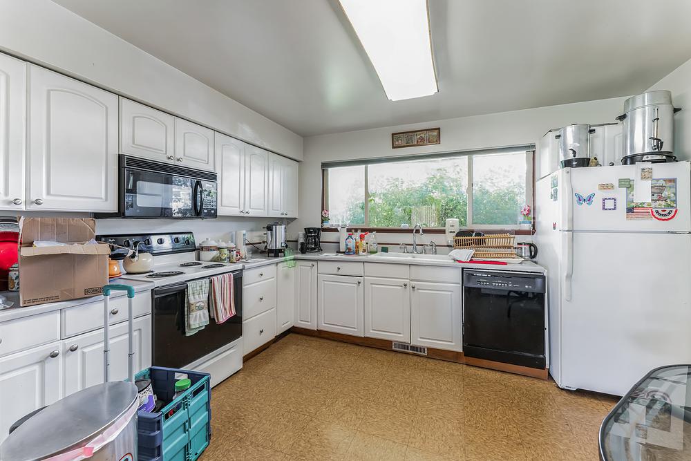 11191 N Jonathan Ave Hayden ID 83835 USA Kitchen DSC01514