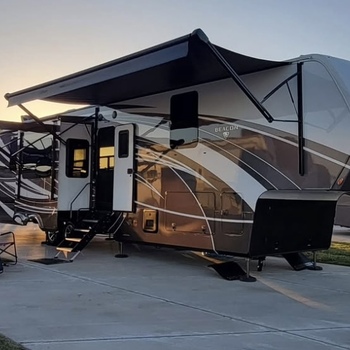 Thumbnail of RV