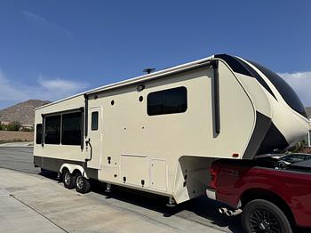 Thumbnail of RV