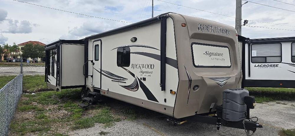 Photo of Rv