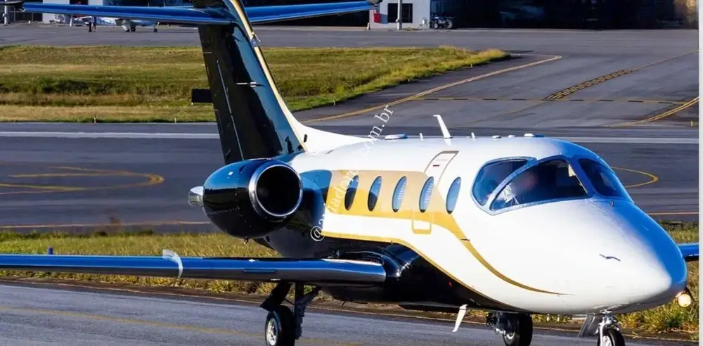 7581/hawker-400a-2003-flightmarket-id-7581-37407.webp