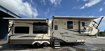 Thumbnail of RV