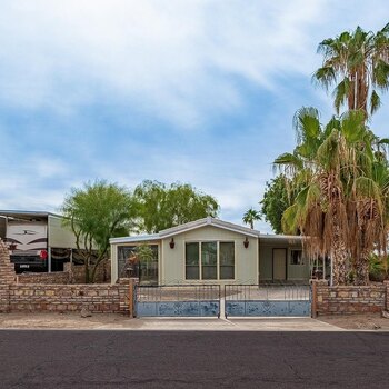 Thumbnail of mobile home