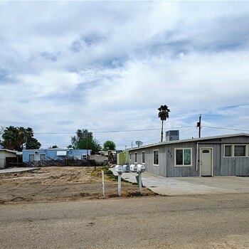 Thumbnail of mobile home