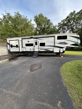 Thumbnail of RV