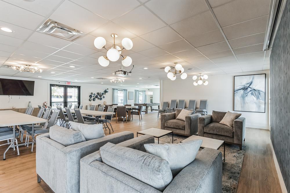 1701 NW 5th St Deerfield Beach FL 33442 USA Dining room IMG 5617