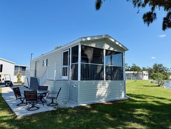 Thumbnail of mobile home