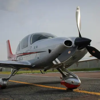 7689/cirrus-sr22-g5-turbo-2015-flightmarket-id-7689-02060.webp