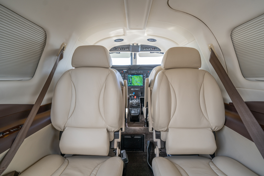 12. N630ES_Interior.jpg