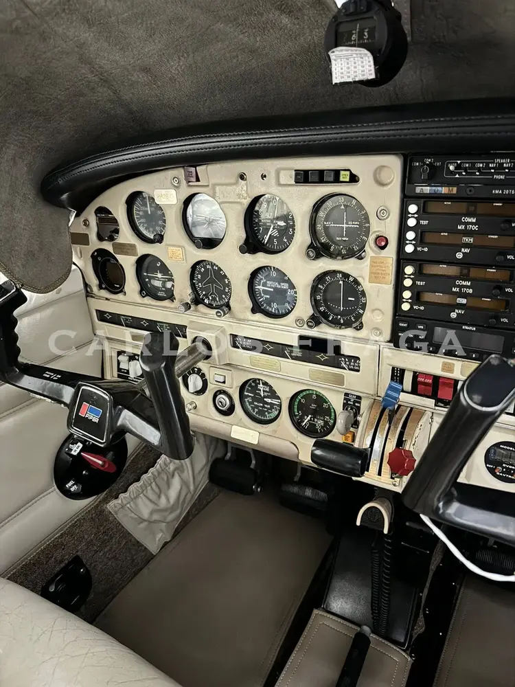 7479/piper-pa-28rt-201t-turbo-arrow-iv-1980-flightmarket-id-7479-12037.webp