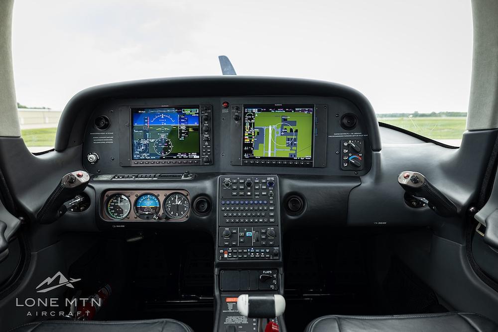 N611VA-04.jpg