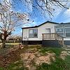 Mobile Home for Sale: 4 Bed 2 Bath 1985 Mobile Home