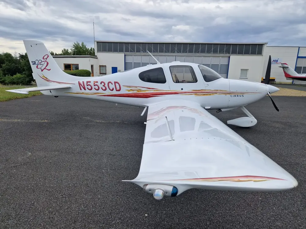 7026/cirrus-sr22-g2-2005-flightmarket-id-7026-17221.webp