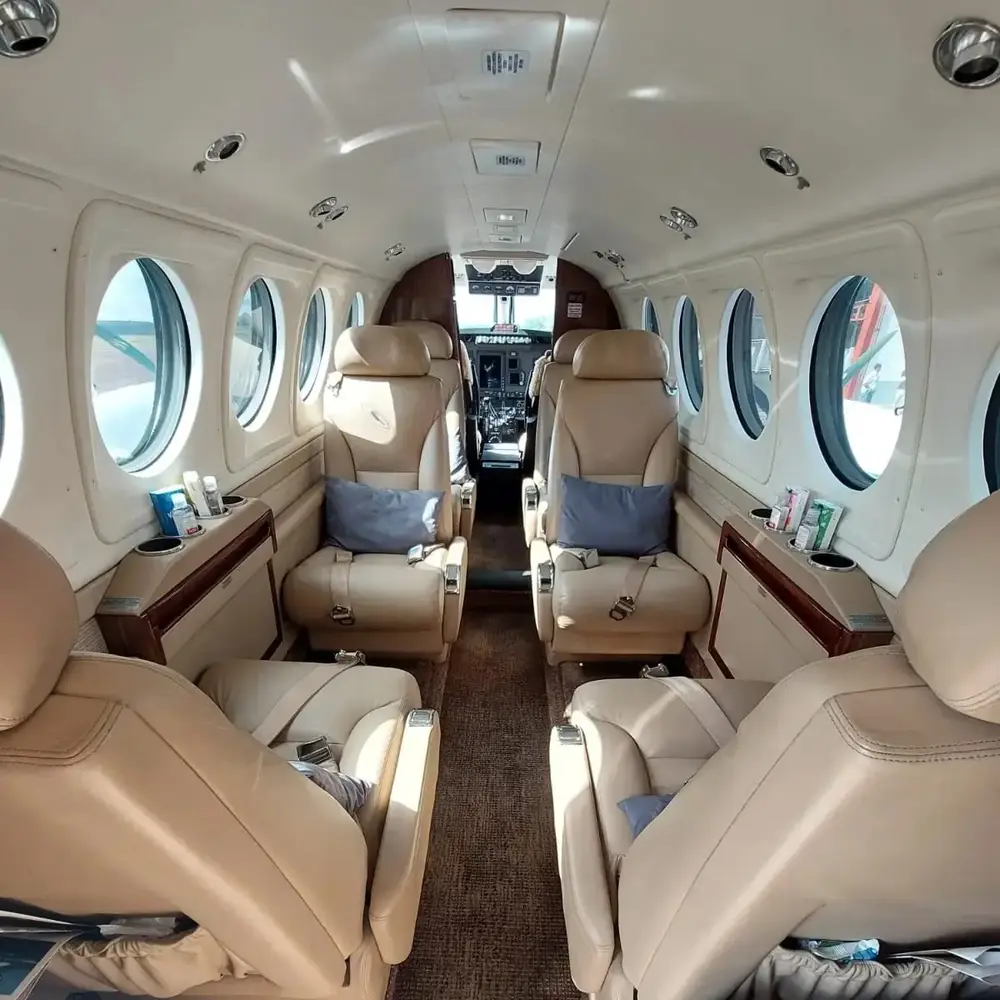 7660/beechcraft-king-air-250-2014-flightmarket-id-7660-56430.webp