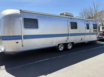 Thumbnail of RV