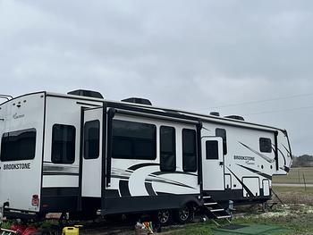 Thumbnail of RV