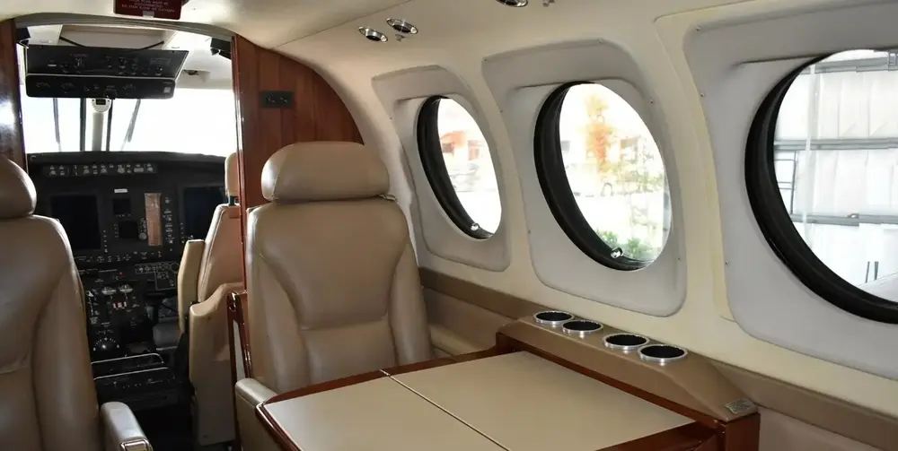 7340/beechcraft-king-air-c90gti-2008-flightmarket-id-7340-55505.webp
