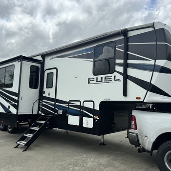 Thumbnail of RV