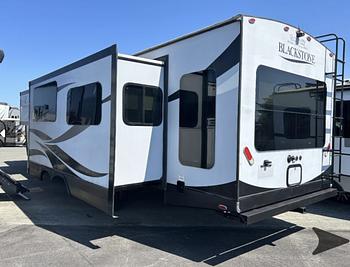 Thumbnail of RV
