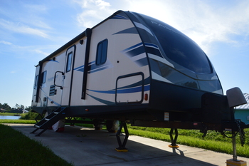Thumbnail of RV