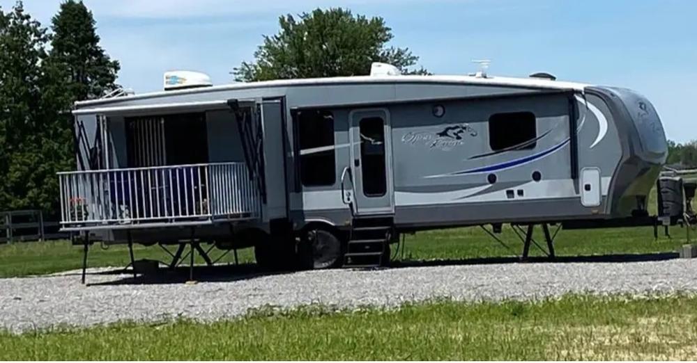 Photo of Rv
