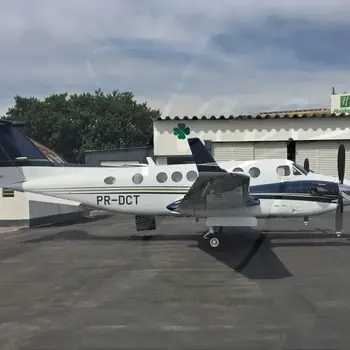 7454/beechcraft-king-air-350-2008-flightmarket-id-7454-00220.webp