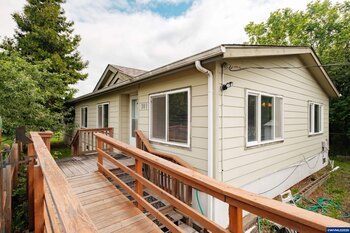 Thumbnail of mobile home