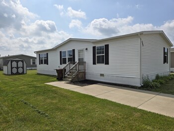 Thumbnail of mobile home