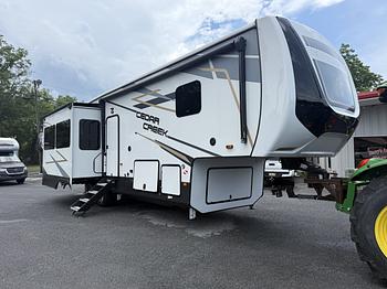 Thumbnail of RV