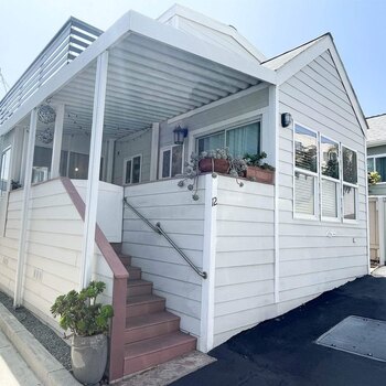 Thumbnail of mobile home