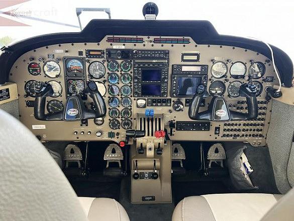pa-34-seneca__7.jpg
