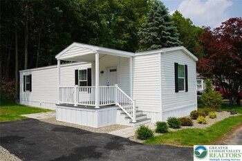 Thumbnail of mobile home