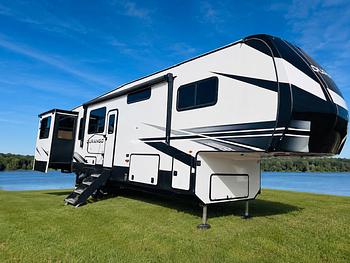 Thumbnail of RV