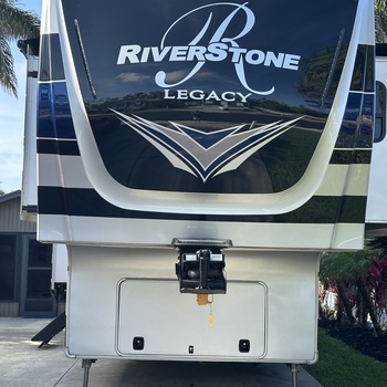 Thumbnail of RV