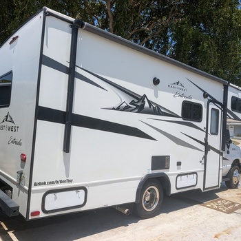 Thumbnail of RV
