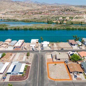 Thumbnail of mobile home lot