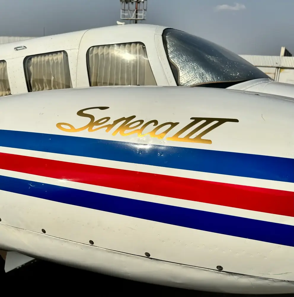 7424/neiva-piper-emb-810d-seneca-iii-1993-flightmarket-id-7424-49021.webp