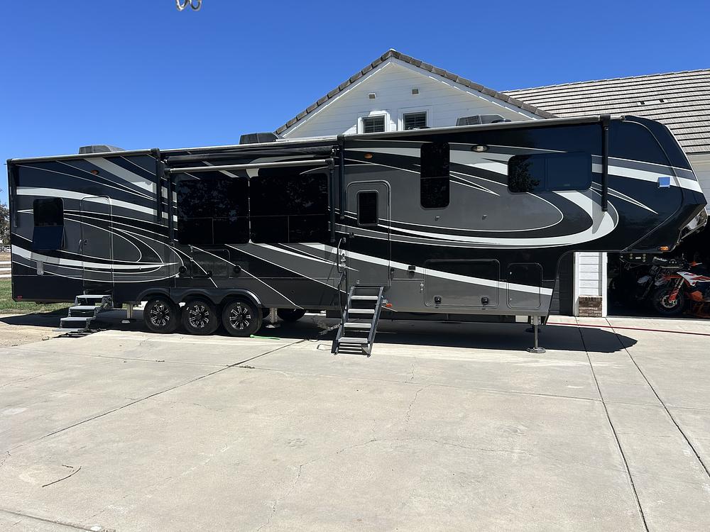 Photo of Rv