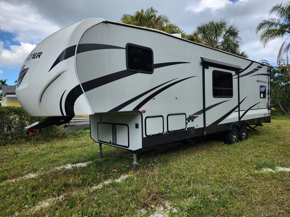 Photo of Rv