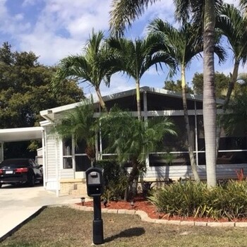 Thumbnail of mobile home