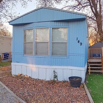 Thumbnail of mobile home