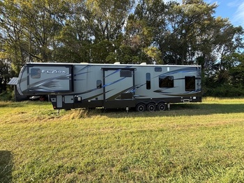 Thumbnail of RV