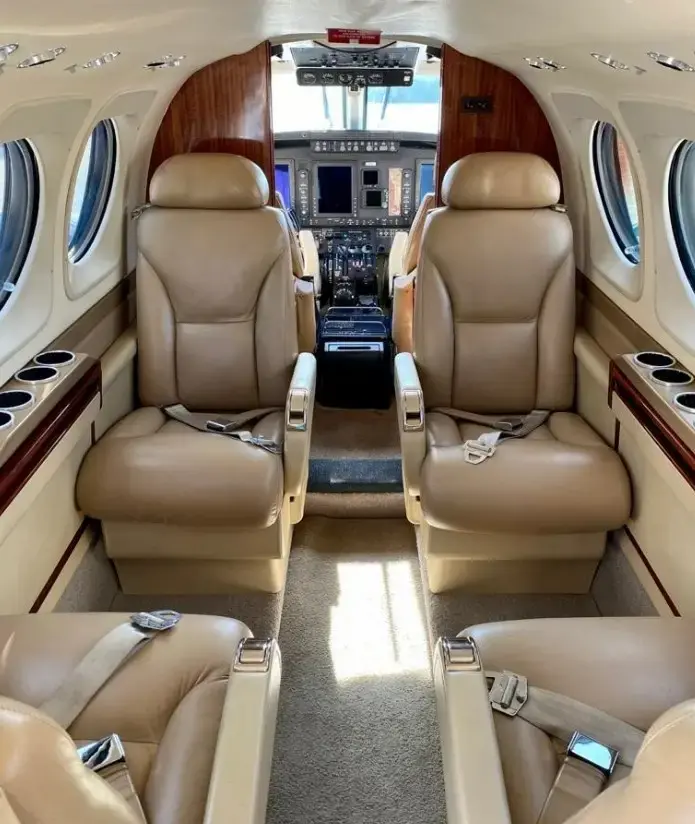 7340/beechcraft-king-air-c90gti-2008-flightmarket-id-7340-55504.webp