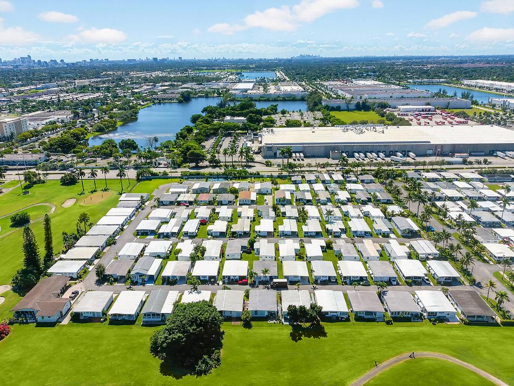 EDIT 11 3318 Orange Street Hollywood FL USA Exterior MAX 0008