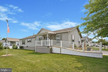 Thumbnail of mobile home