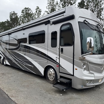 Thumbnail of RV