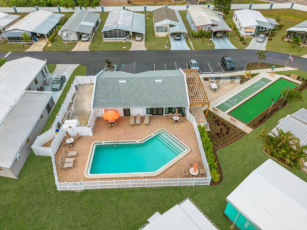 11 4530 9th St E Bradenton FL 34203 USA Exterior DJI0643 EDIT 1