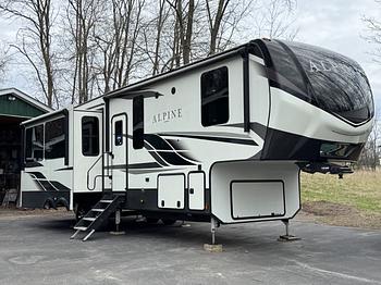 Thumbnail of RV