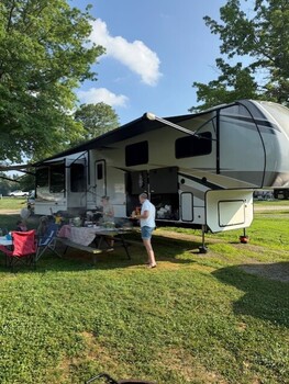 Thumbnail of RV